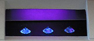 Kort UV licht op diamant, type II